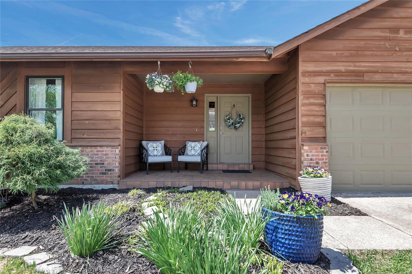 1285 Robertridge Drive St. Charles, MO 63304 - Photo 3 of 31