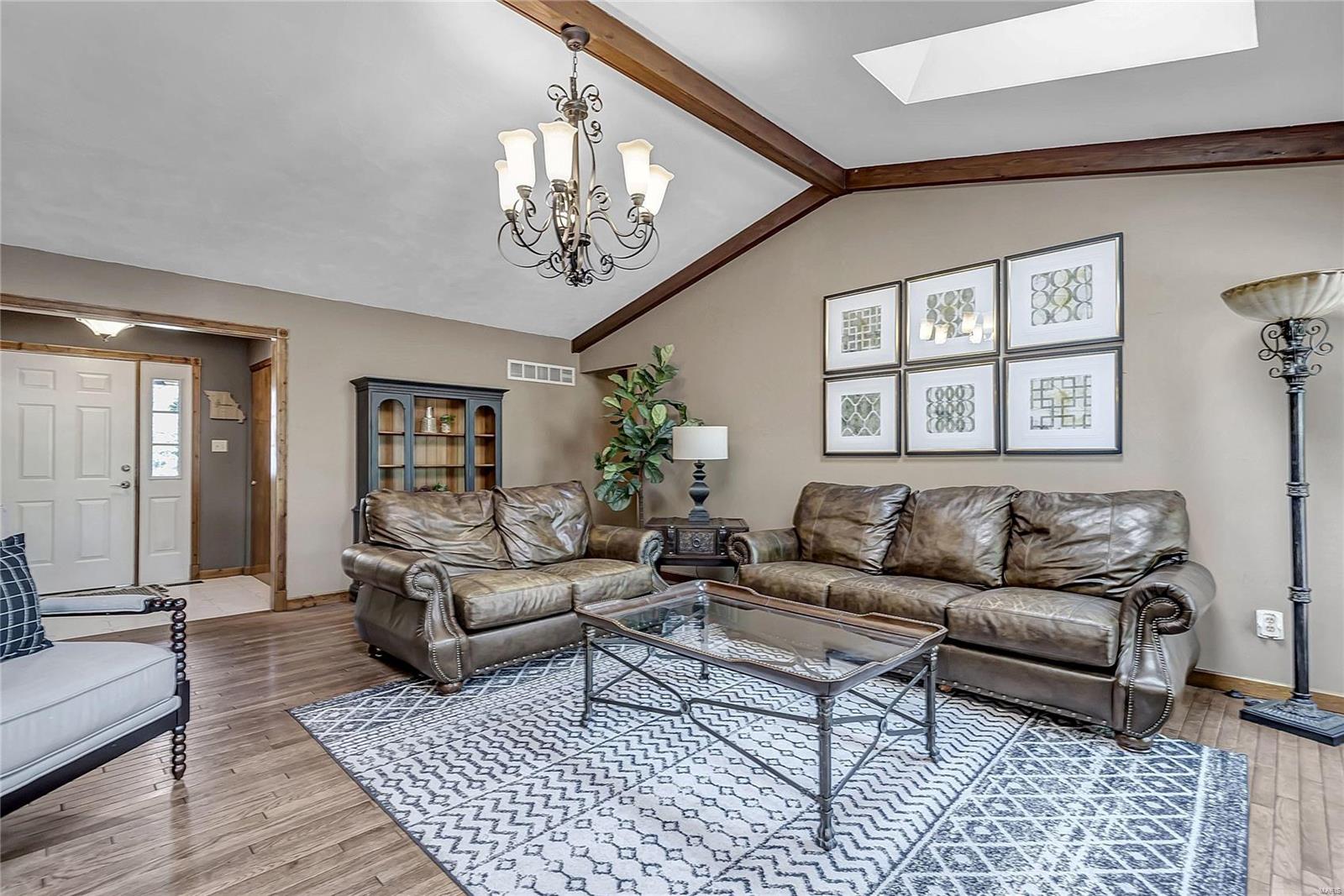 1285 Robertridge Drive St. Charles, MO 63304 - Photo 5 of 31