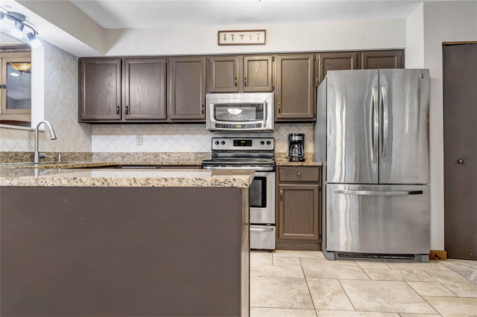 1285 Robertridge Drive St. Charles, MO 63304 - Photo 10 of 31