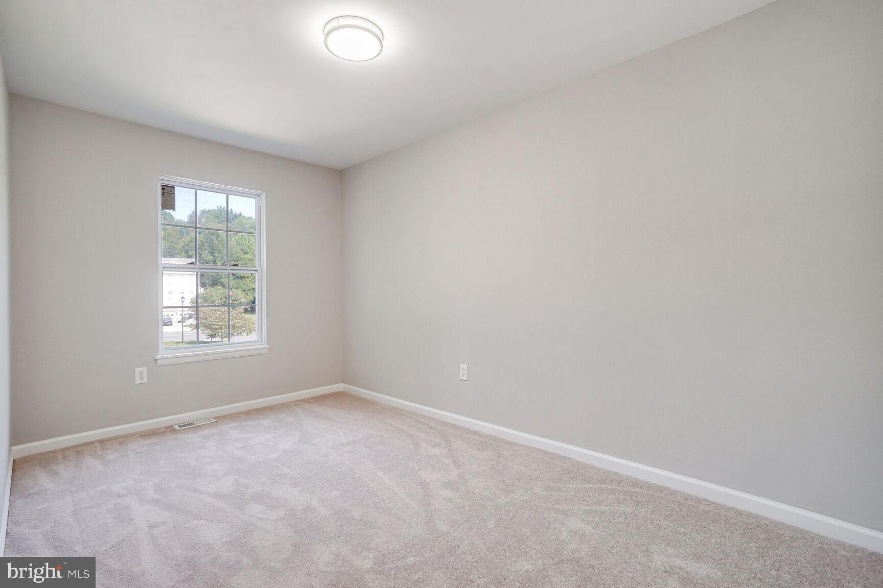 15194 Cloverdale Road Woodbridge, VA 22193 - Photo 11 of 20