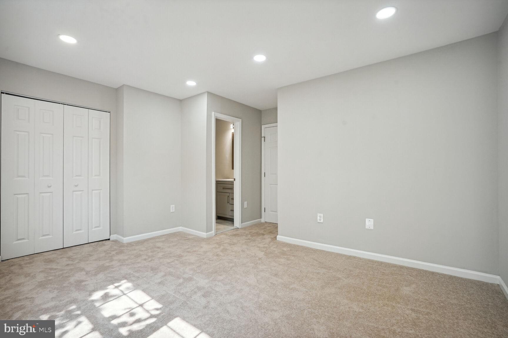 15194 Cloverdale Road Woodbridge, VA 22193 - Photo 14 of 20