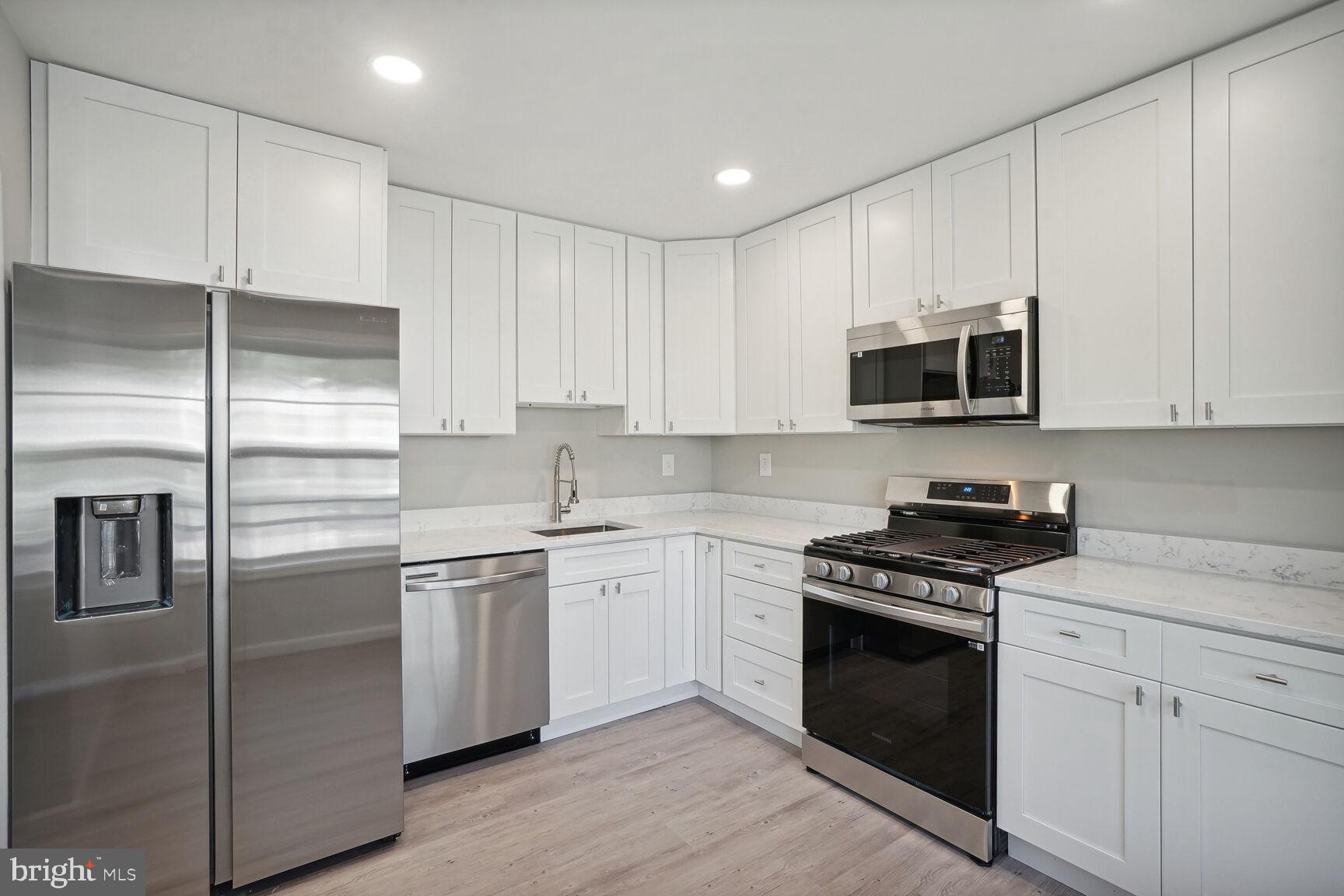 15194 Cloverdale Road Woodbridge, VA 22193 - Photo 2 of 20