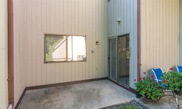 $3,600 | 327 North Greeley Avenue, Chappaqua, NY 10514