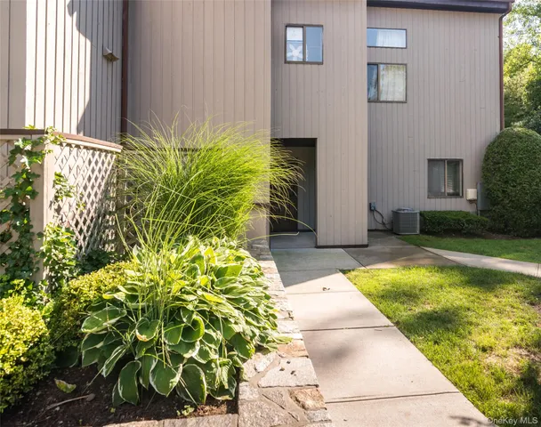 $3,600 | 327 North Greeley Avenue, Chappaqua, NY 10514