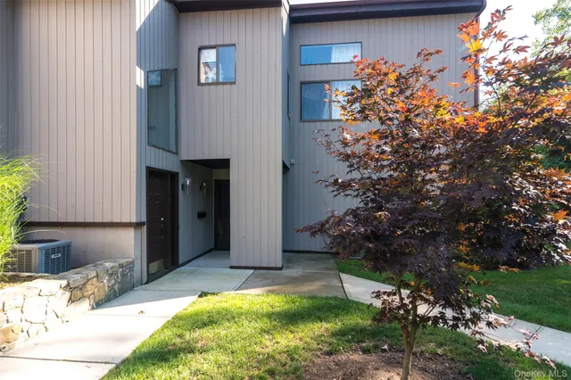 $3,600 | 327 North Greeley Avenue, Chappaqua, NY 10514