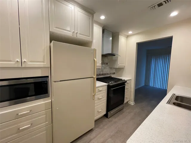 $3,600 | 327 North Greeley Avenue, Chappaqua, NY 10514