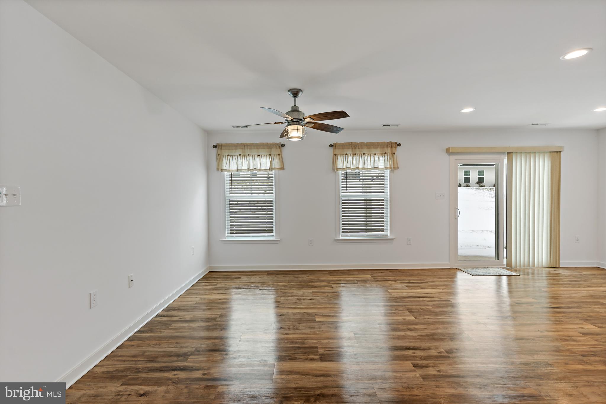 653 Dripping Spring Drive Hedgesville, WV 25427 - Photo 8 of 24