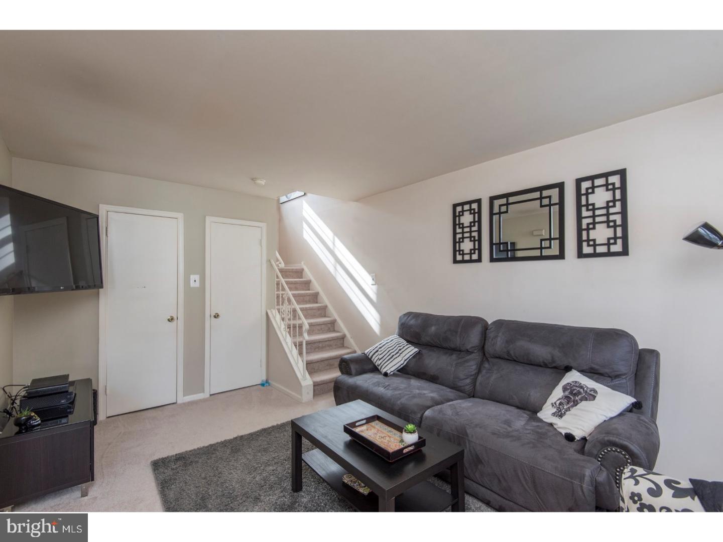 305 Ripka Street, Unit F Philadelphia, PA 19128 - Photo 5 of 25 Living Room