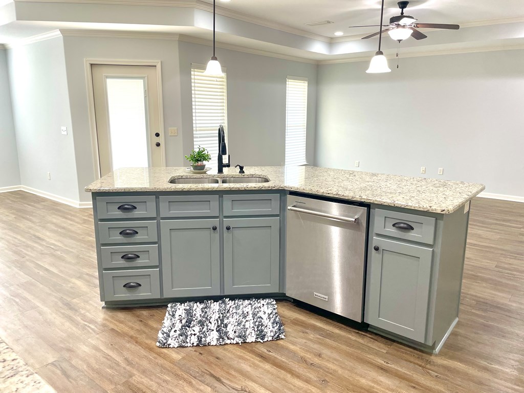 1320 Middleton Road Dothan, AL 36301 - Photo 9 of 39 Island painted a darker shade for contrast