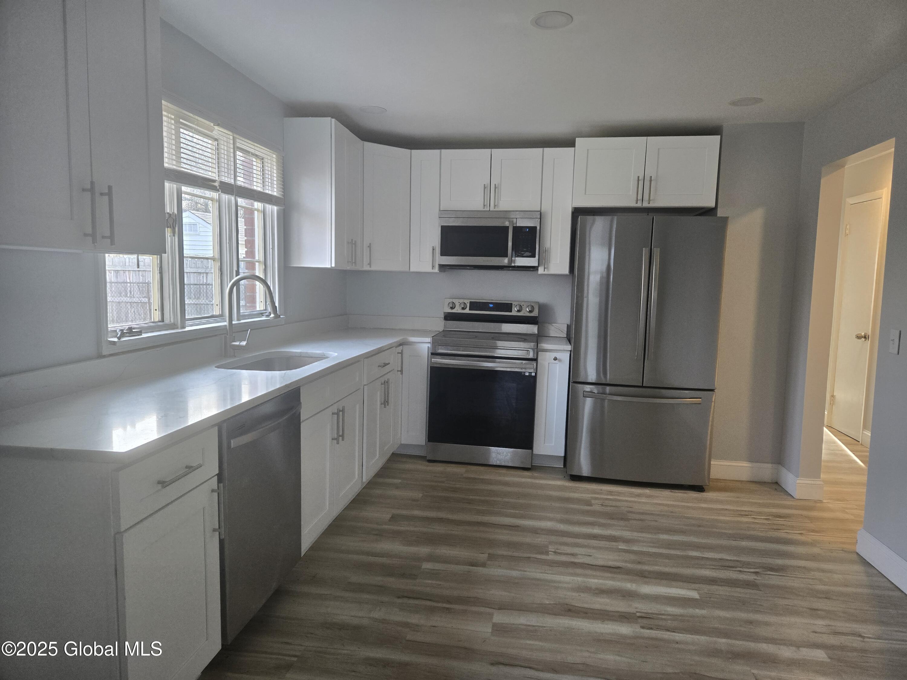 86 Hackett Boulevard, Unit 1 Albany, NY 12209 - Photo 4 of 10 20250323_172143