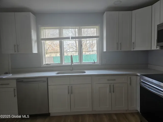 $2,500 | 86 Hackett Boulevard, Unit 1, Albany, NY 12209