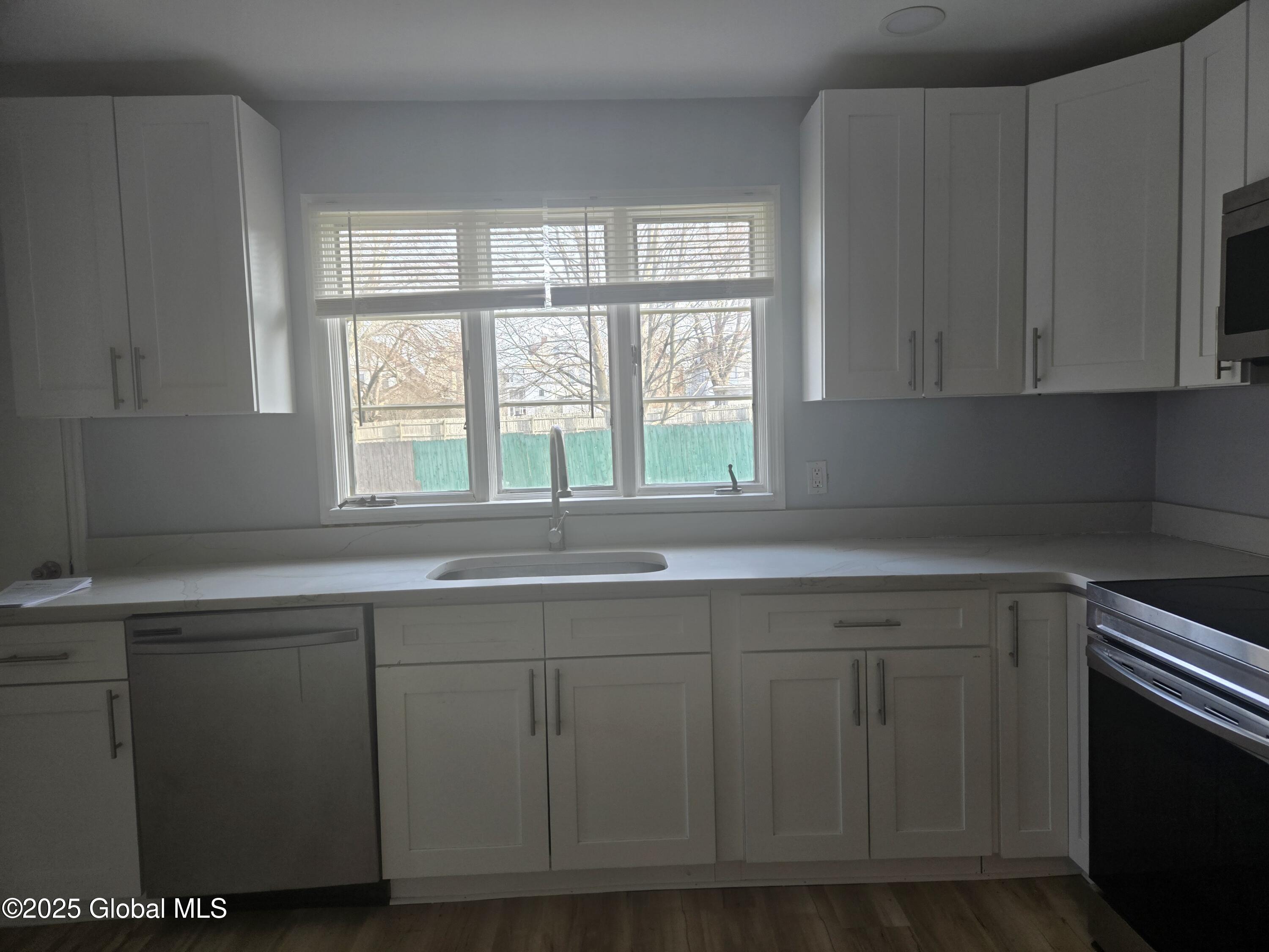 86 Hackett Boulevard, Unit 1 Albany, NY 12209 - Photo 5 of 10 20250323_172208