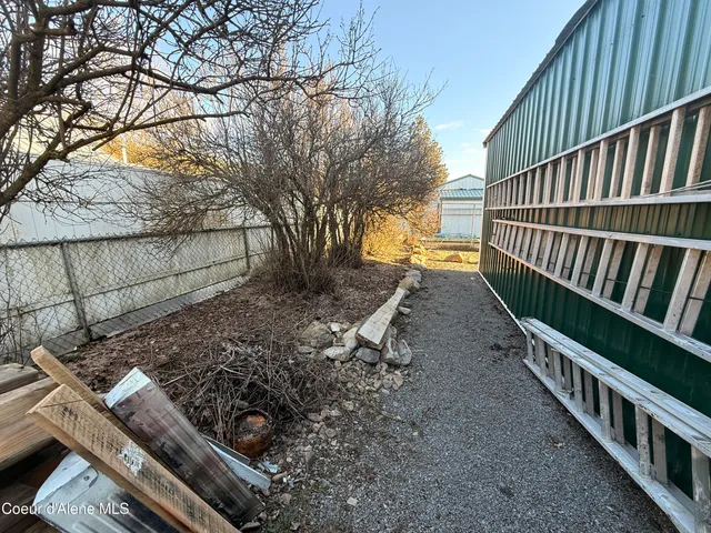 $249,000 | 208 6th Street, Pinehurst, ID 83850