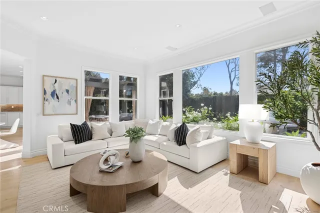 $4,195,000 | 50 Whitehall, Newport Beach, CA 92660