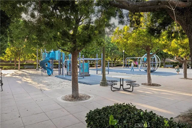 $4,195,000 | 50 Whitehall, Newport Beach, CA 92660