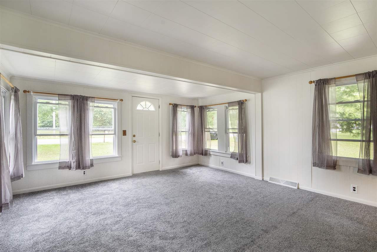 215 South Portage Road Jackson, MI 49201 - Photo 4 of 37 Photo 4