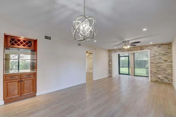 $3,000 | 400 Club Circle, Boca Raton, FL 33487