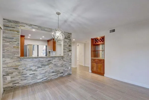 $3,000 | 400 Club Circle, Boca Raton, FL 33487