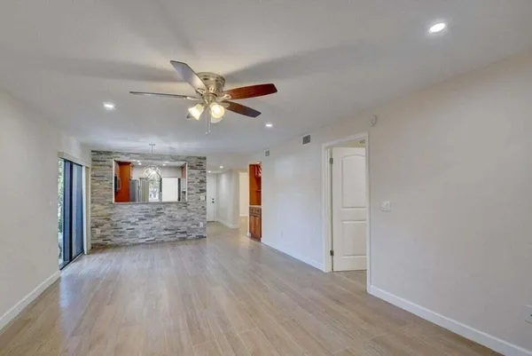 $3,000 | 400 Club Circle, Boca Raton, FL 33487