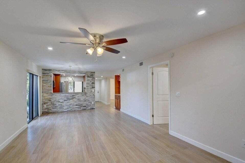 400 Club Circle Boca Raton, FL 33487 - Photo 15 of 47 20201227155426251869000000-o