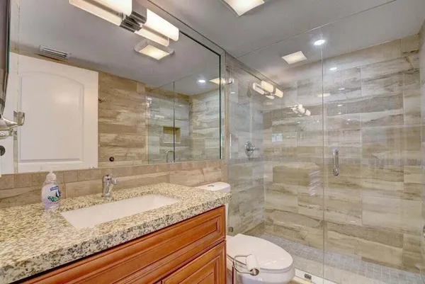 $3,000 | 400 Club Circle, Boca Raton, FL 33487