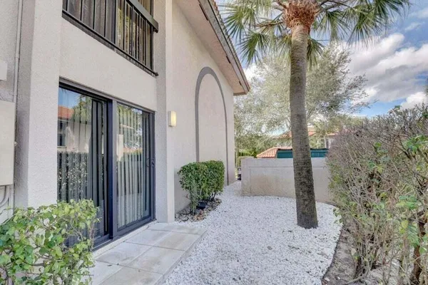 $3,000 | 400 Club Circle, Boca Raton, FL 33487