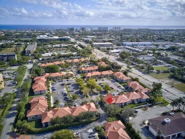 $3,000 | 400 Club Circle, Boca Raton, FL 33487