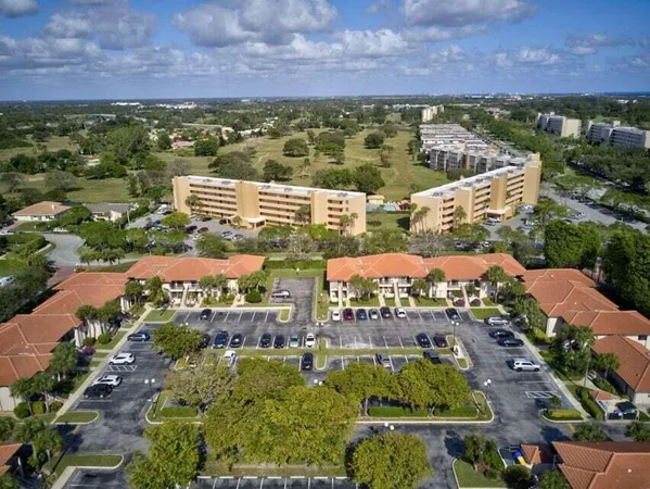 $3,000 | 400 Club Circle, Boca Raton, FL 33487