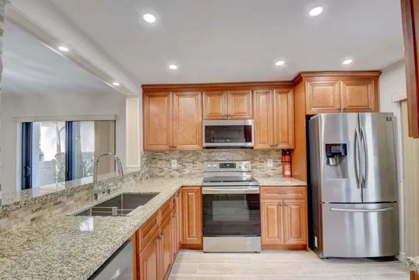 $3,000 | 400 Club Circle, Boca Raton, FL 33487