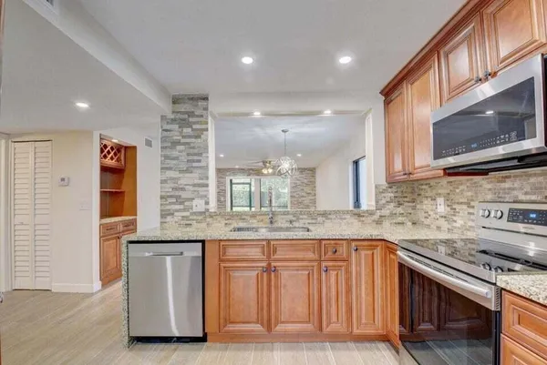 $3,000 | 400 Club Circle, Boca Raton, FL 33487