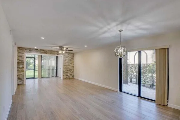 $3,000 | 400 Club Circle, Boca Raton, FL 33487