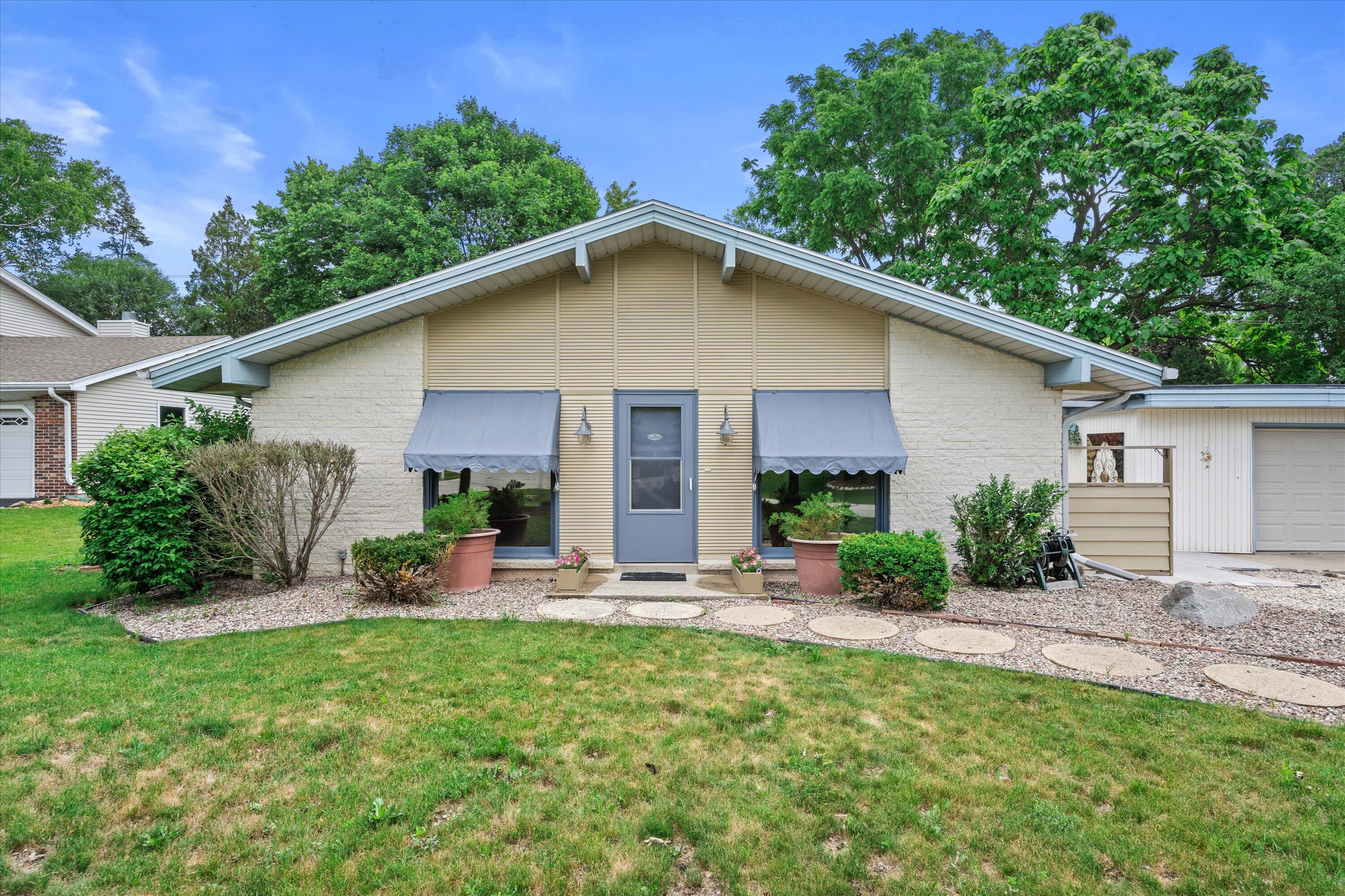 3240 South Hickory Road New Berlin, WI 53151 - Photo 37 of 37 40-DSC02726