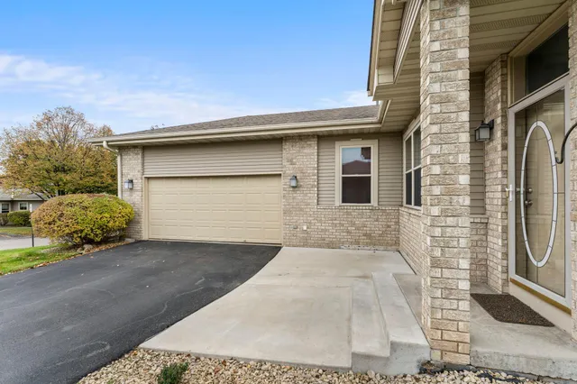 $399,990 | 15025 Everleigh Circle, Rosemount, MN 55068
