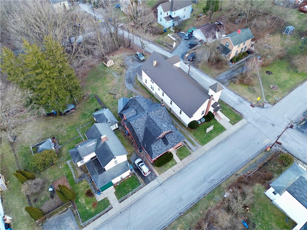 1945 Morris Street New Castle, PA 16102 - Photo 41 of 41 an aerial view of a house with a garden