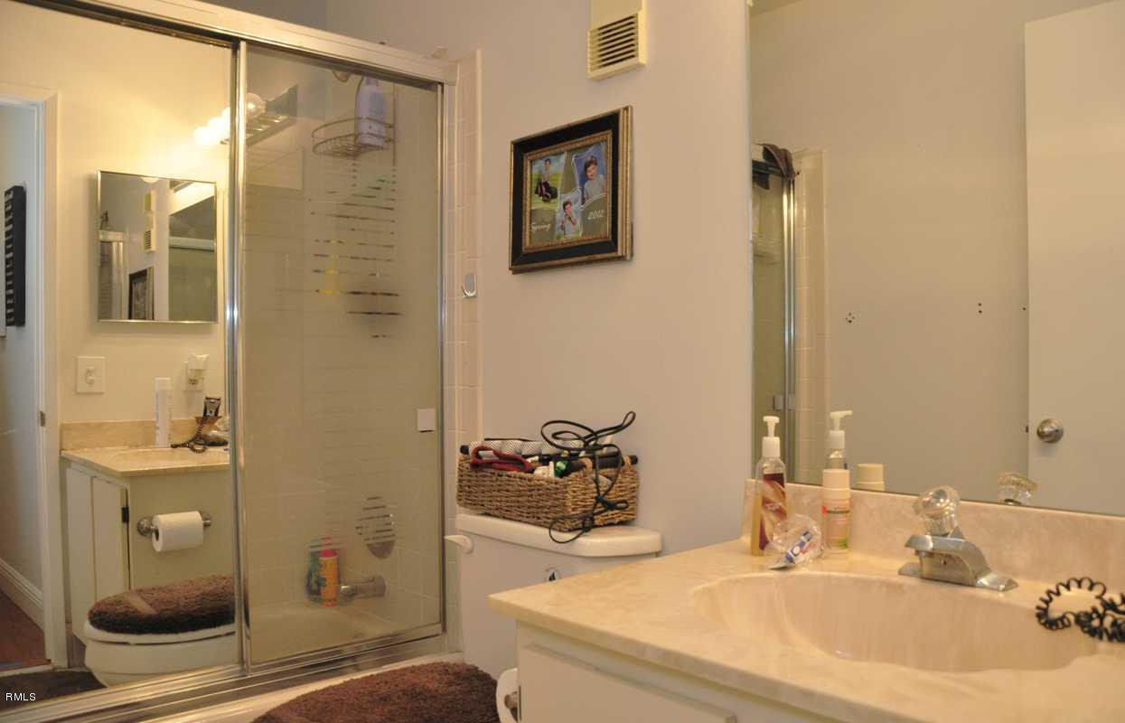 8681 Jasmine Way, Unit C Boca Raton, FL 33496 - Photo 17 of 24 2nd Bathroom