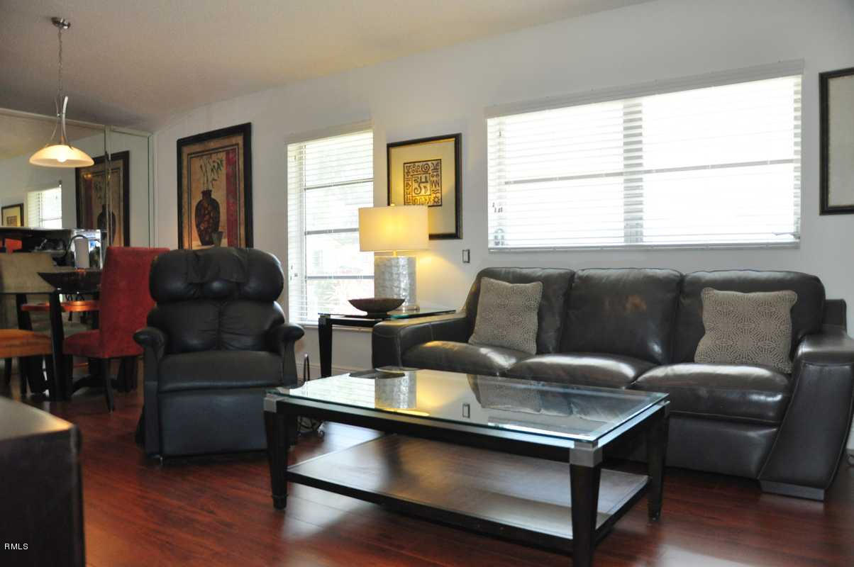 8681 Jasmine Way, Unit C Boca Raton, FL 33496 - Photo 5 of 24 Living Room