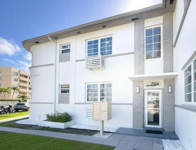 $1,400 | 7124 Bay Drive, Unit 4, Miami Beach, FL 33141