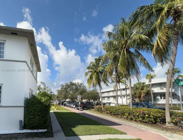 $1,400 | 7124 Bay Drive, Unit 4, Miami Beach, FL 33141