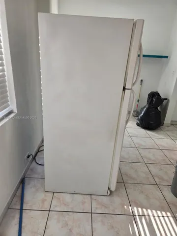 $1,400 | 7124 Bay Drive, Unit 4, Miami Beach, FL 33141