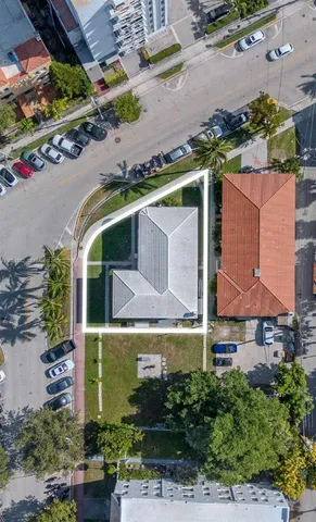 $1,400 | 7124 Bay Drive, Unit 4, Miami Beach, FL 33141