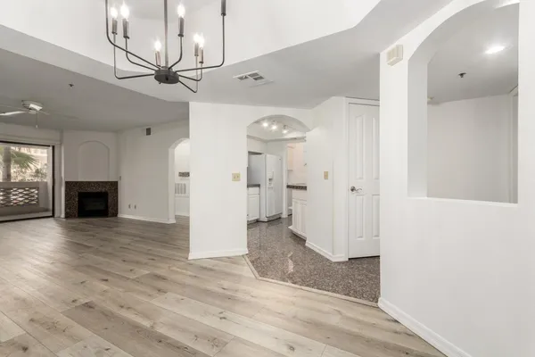 $2,550 | 5104 North 32nd Street, Unit 225, Phoenix, AZ 85018