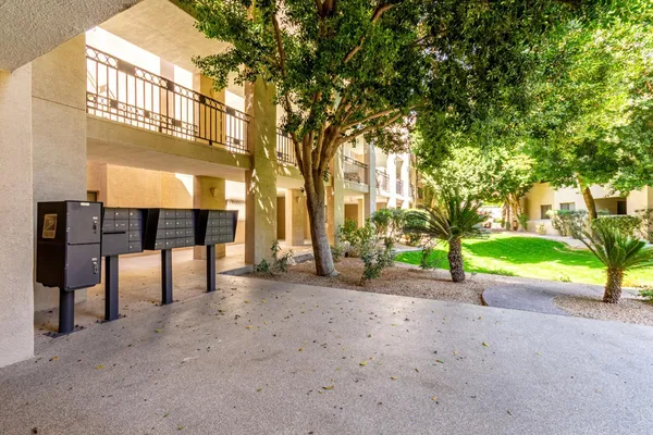 $2,550 | 5104 North 32nd Street, Unit 225, Phoenix, AZ 85018