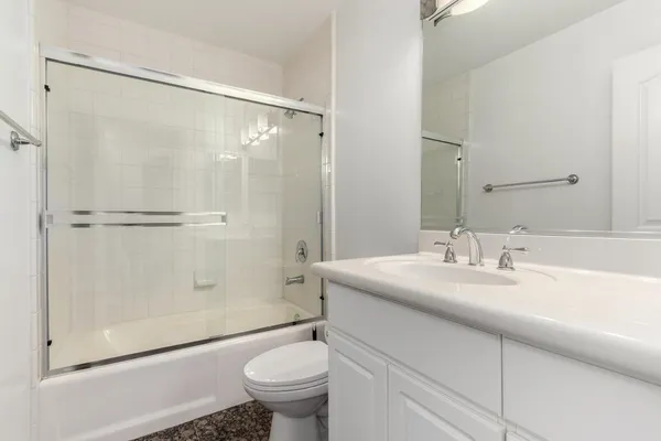 $2,550 | 5104 North 32nd Street, Unit 225, Phoenix, AZ 85018