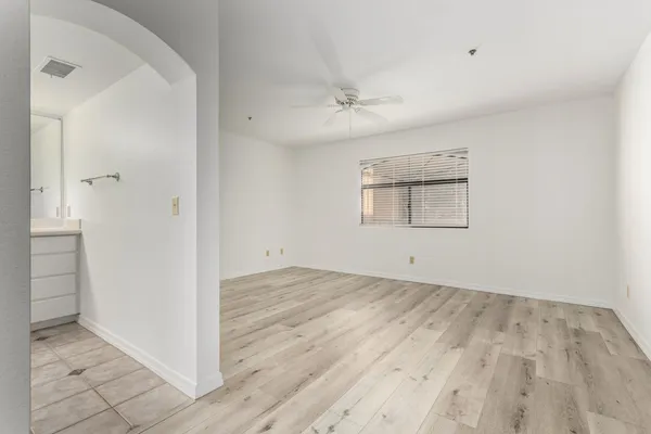 $2,550 | 5104 North 32nd Street, Unit 225, Phoenix, AZ 85018