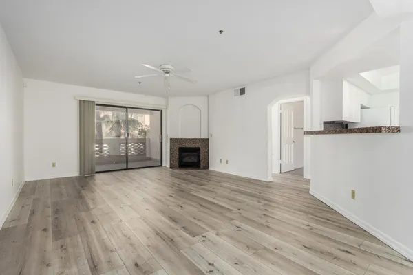 $2,550 | 5104 North 32nd Street, Unit 225, Phoenix, AZ 85018