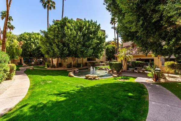 $2,550 | 5104 North 32nd Street, Unit 225, Phoenix, AZ 85018