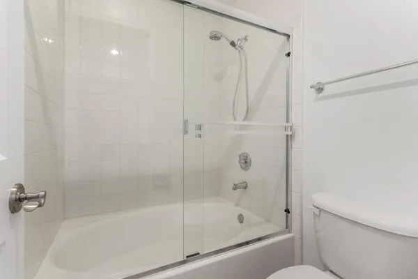 $2,550 | 5104 North 32nd Street, Unit 225, Phoenix, AZ 85018