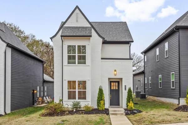 $515,000 | 214 McCowat Street, Jackson, TN 38301