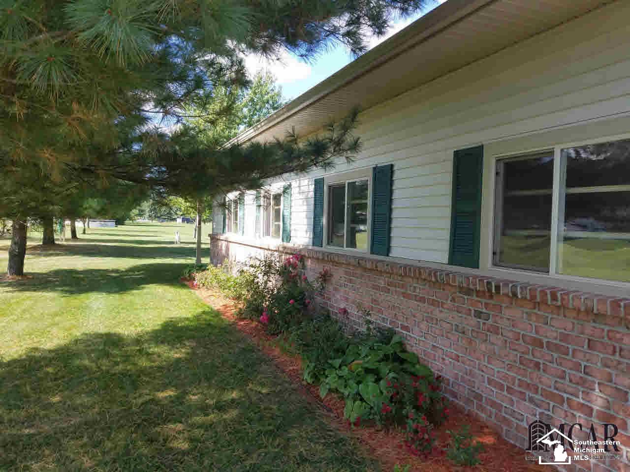 4748 East Dunbar Road Monroe, MI 48161 - Photo 12 of 20 21374790-11.JPG