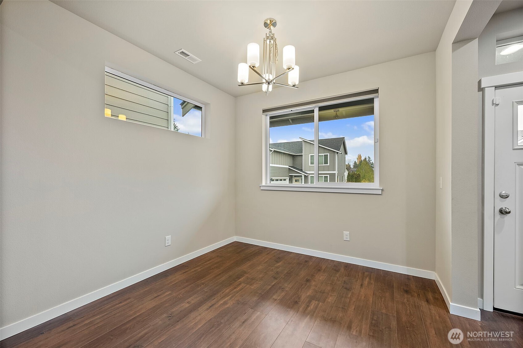 2585 Filbert Avenue Bremerton, WA 98310 - Photo 9 of 38 Gallery Image 9